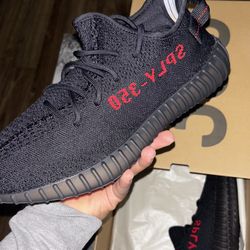 YEEZY 350 BRED
