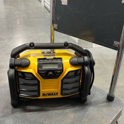 DEWALT RADIO CHARGER