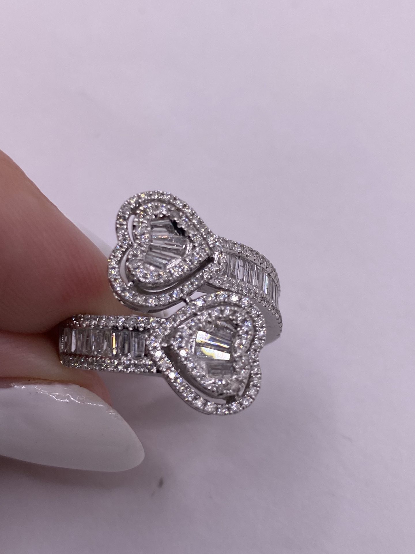 Elegant 14kt White Gold Ring – 6.7g