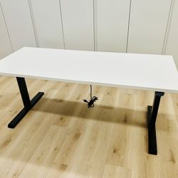 Haworth Upside Sit-to-Stand height adjustable desk (Size 29 x70)