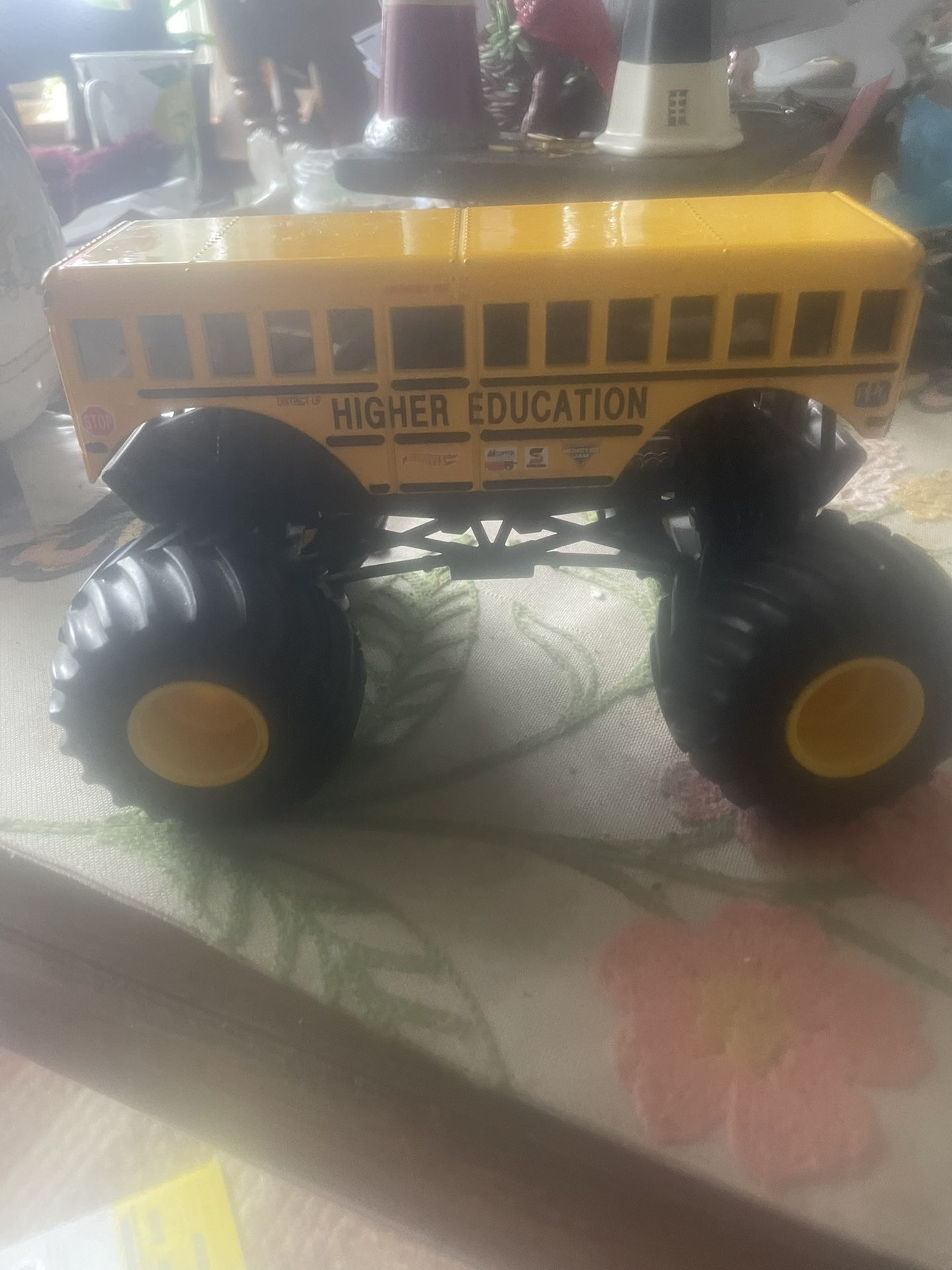 Hot Wheels Monster Jam Higher Education School Bus