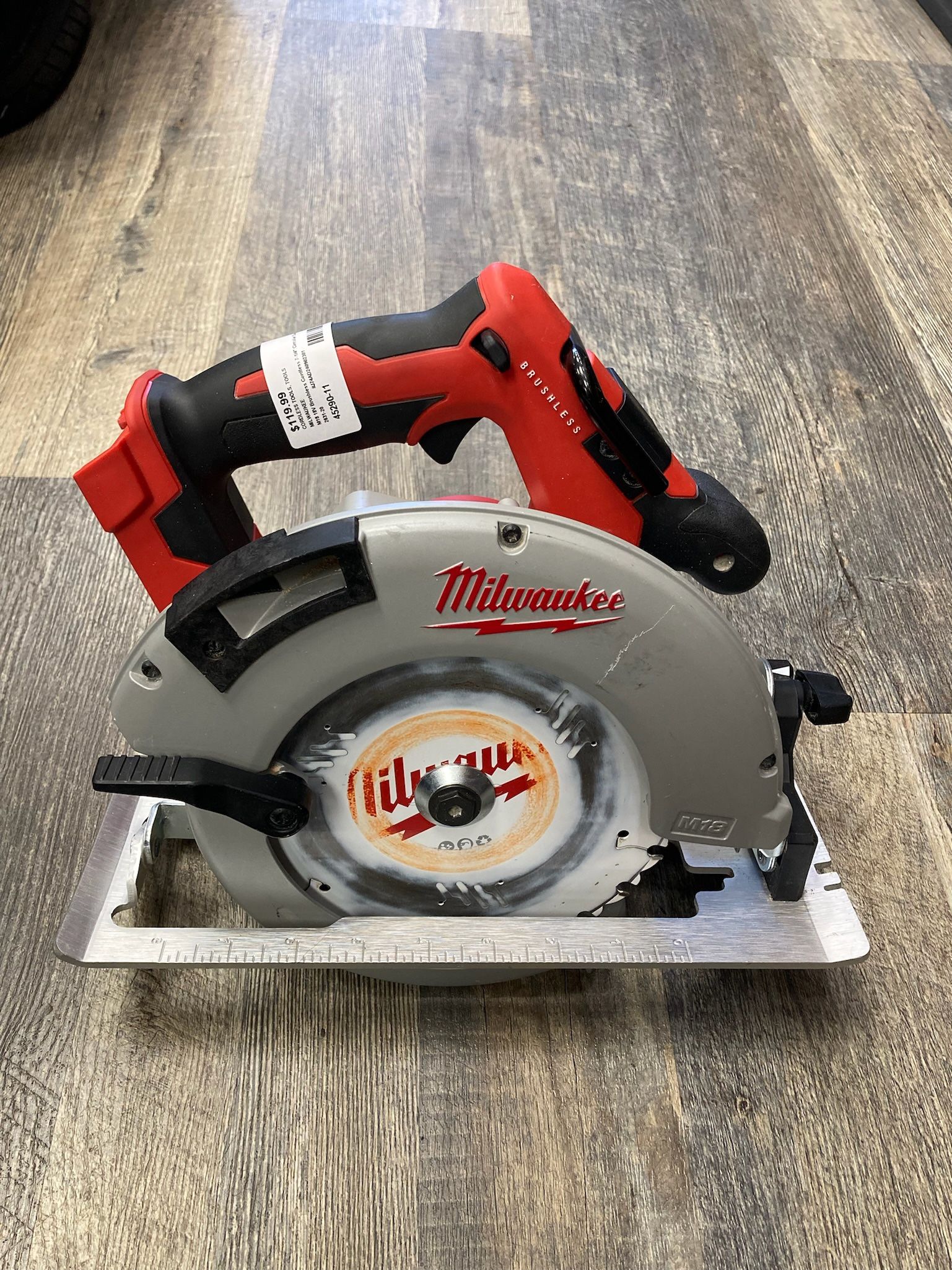Milwaukee M18 2631-20 18V Lithium-Ion Brushless 7-1/4" Circular Saw
