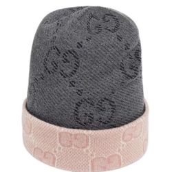 NEW GUCCI JUMBO GG GRAY PINK WOOL REVERSIBLE BEANIE HAT   • Main Fabric: 100% wool; Fabric 2: 57% wool 33% viscose 10% metallized fiber Grey and pink 
