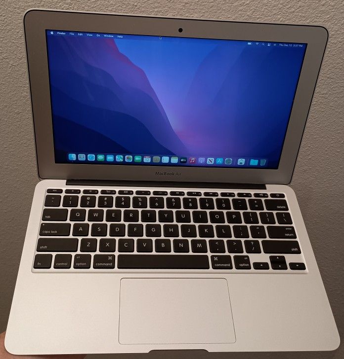 11" MacBook Air 2015 Monterey I5 4gb Ram Newer Battery
