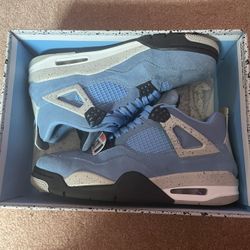 Jordan 4 UNC 
