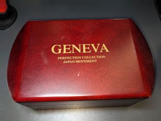 Geneva watch set in wooden case