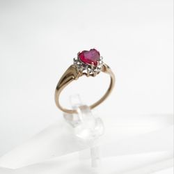 10K Yellow Gold Heart-Shaped Ruby Solitaire Ring US Size 6.5