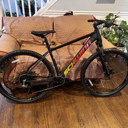 SCHWINN 29" SCHWINN ASCENSION TRAIL MOUNTAIN BIKE 7-SPEED 18.5"