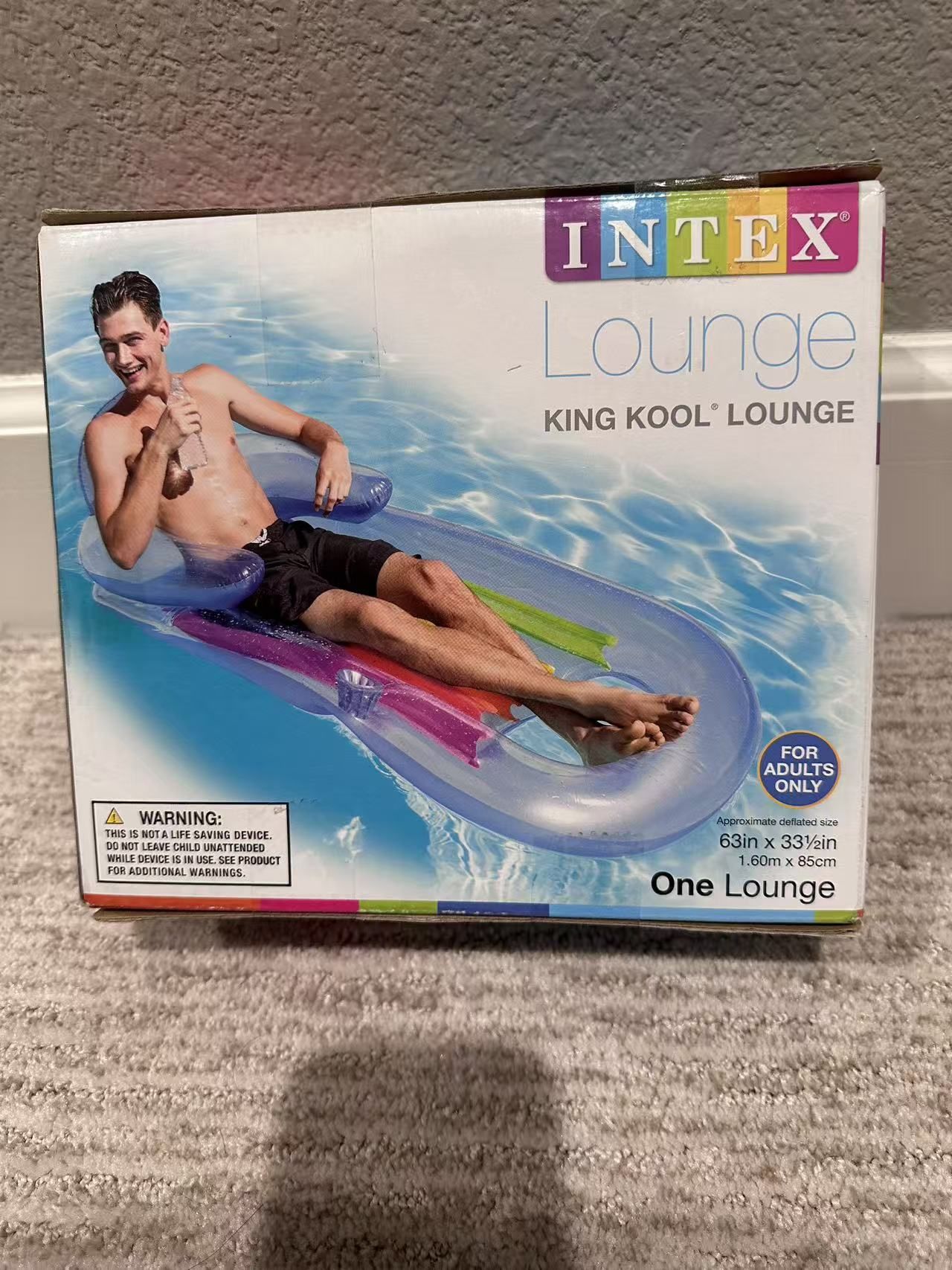 King pool lounge