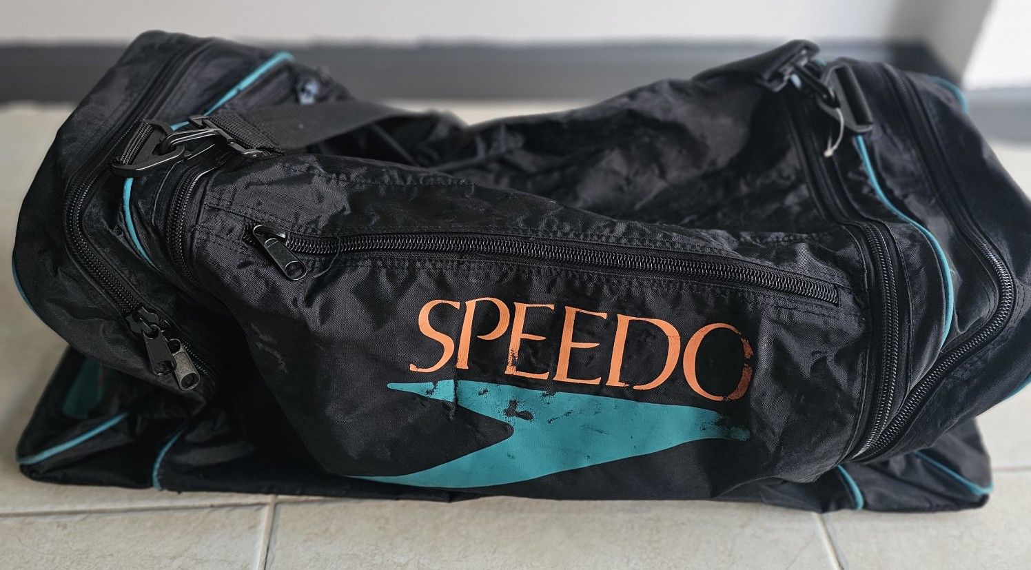 Speedo swim gym duffle bag - Like new