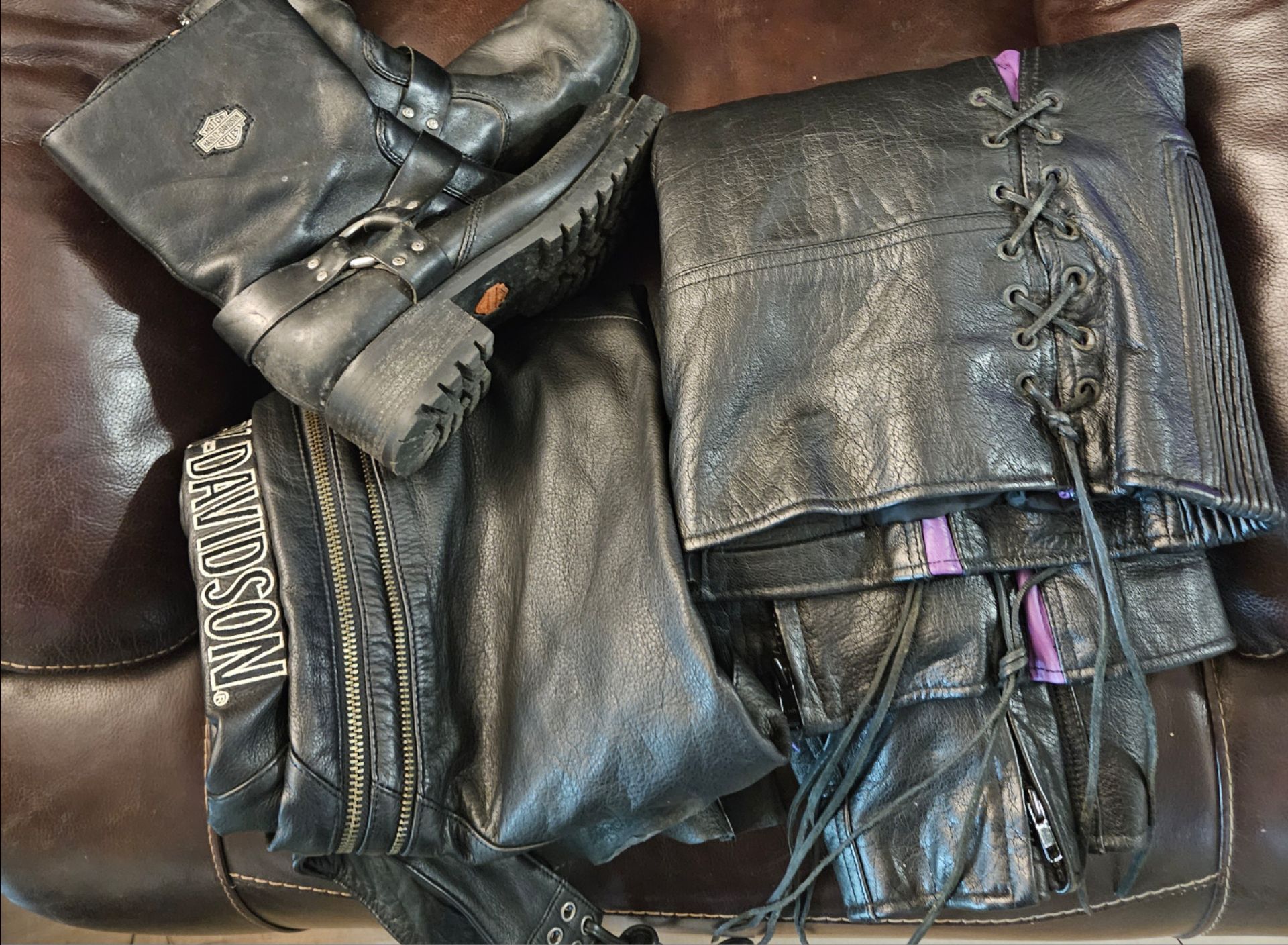 Leathers Womens Medium