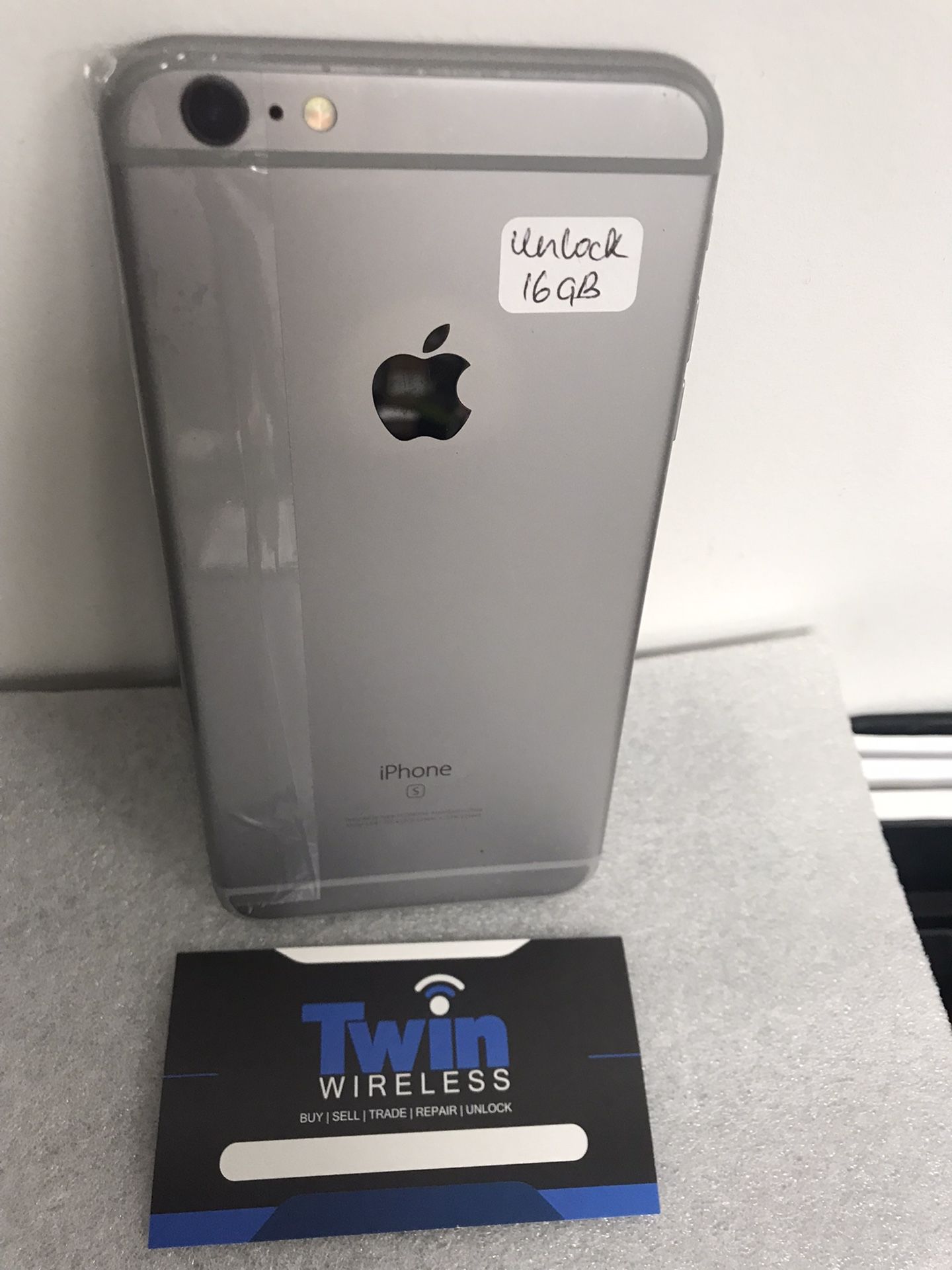 iPhone 6s Plus Excellent Condition Unlocked 