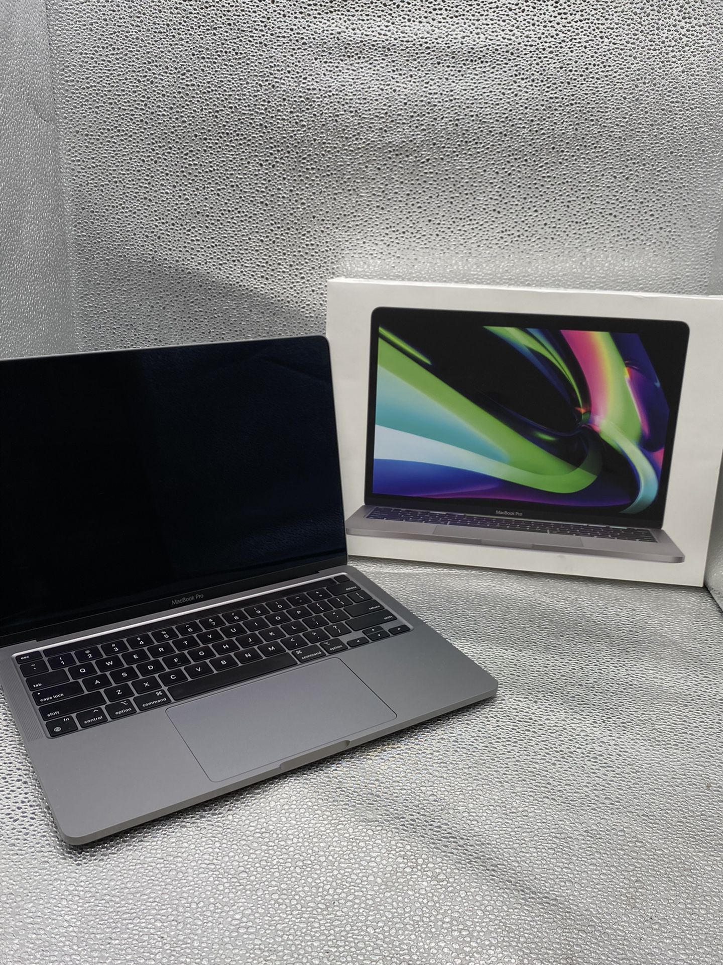 Apple MacBook Pro 13” A2338 -16GB/256 Touchbar With box #32843-1