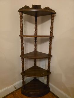Corner shelf