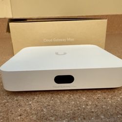 Ubiquiti Cloud Gateway Max UCG-Max