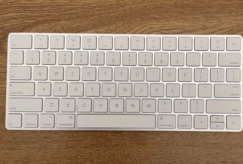 Apple Magic Keyboard,  Bluetooth Wireless, In Excellent Barely Used Condition 