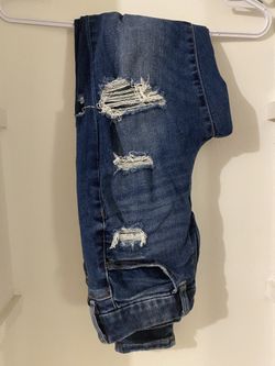 Women’s Size 4 American Eagle Distressed Jegging