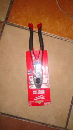 Milwaukee 9" Lineman's Pliers