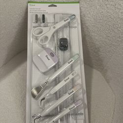 Cricut Essential Tool Set