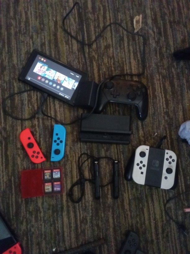 Nintendo Switch OLED Plus 4 Games An Extra Set Of Controllers Plus more 