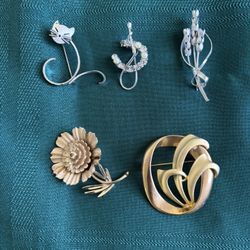Costume Jewelry Pins, lot of 5, excellent condition.