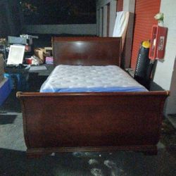 Queen Box Spring And Mattress / Sleigh Style Bed Frame