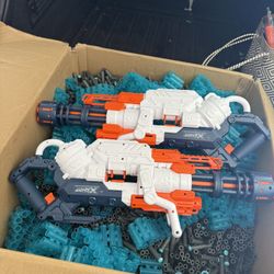 X Shot Toy Machine Guns With 100’s Of Bullets And Holders 