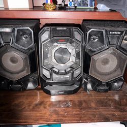 Samsung Giga Party Speaker System – Loud Bass / Trio Speaker Setup