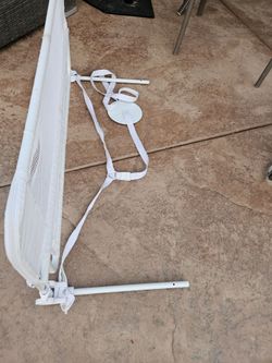 Toddler bed rail