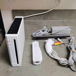Nintendo Wii Console, Includes: Controller, Nunchuck, Cables, Tested, Working.