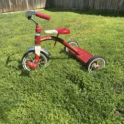 RADIO FLYER CLASSIC RED DUAL DECK TRICYCLE IN GREAT CONDITION