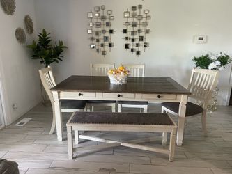 Dining room table