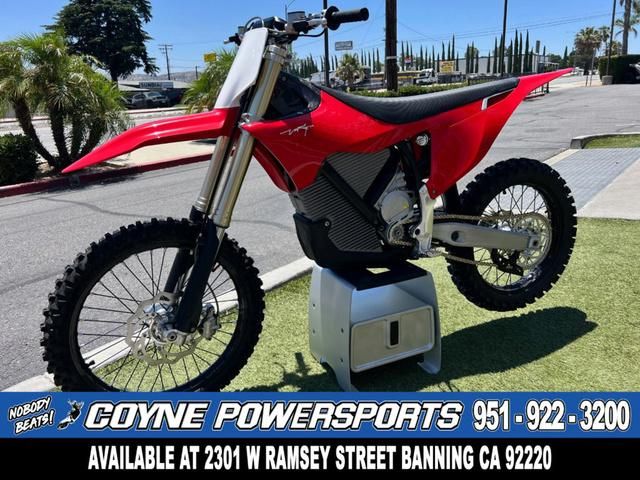 2024 Stark Varg Alpha 80 Stark Red