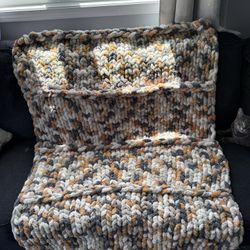 Chunky  yarn blanket 
