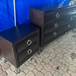 dresser whit mirror and one end table