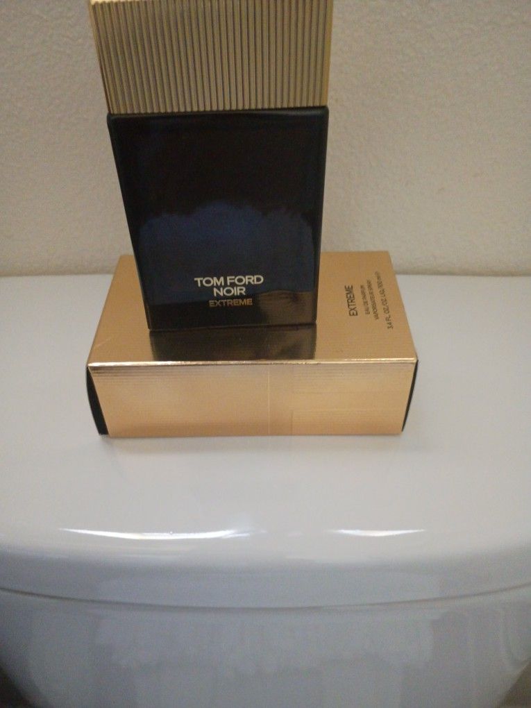 Tom Ford Noir Extreme – Eau de Parfum – 3.4 oz (New)