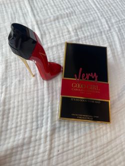Carolina Herrera Very Good Girl EDP 80ml women perfume
