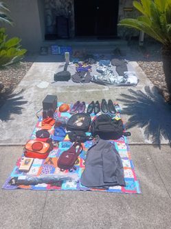 Yardsale 400 troy way modesto 1:00-4:00