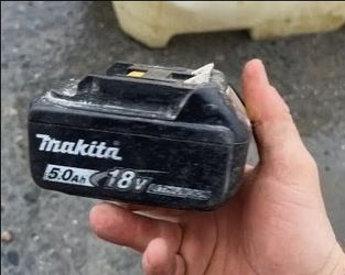 Genuine Makita 18V 5.0Ah LXT Lithium-Ion Battery (BL1850B