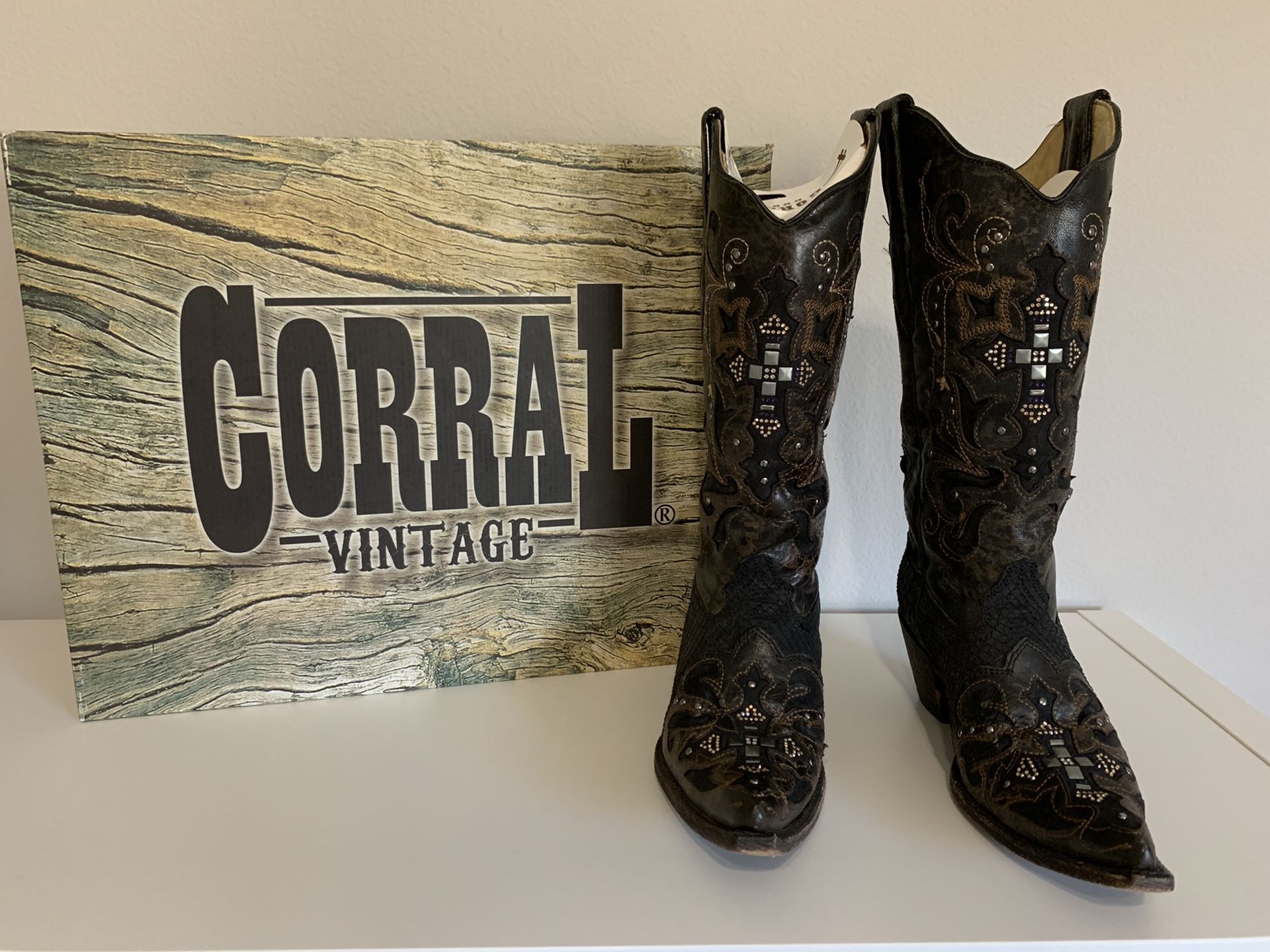 Corral black grey python crystal cross boots