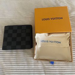 lv wallet packaging