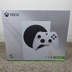 Xbox Series S 1TB All-Digital Console (Disc-Free Gaming) with Xbox Wireless Controller - 120FPS - Xbox Series S