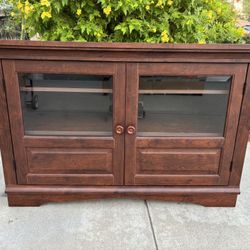 Modern Media TV Stand Entertainment Center Furniture Great Condition 