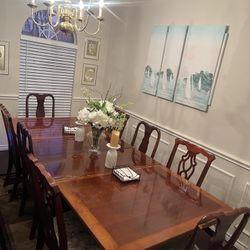 CHIPPENDALE DINING TABLE AND CHINA CABINET