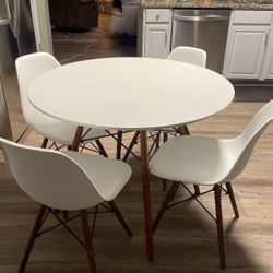 Kitchen Table With 4 Modern Chairs
