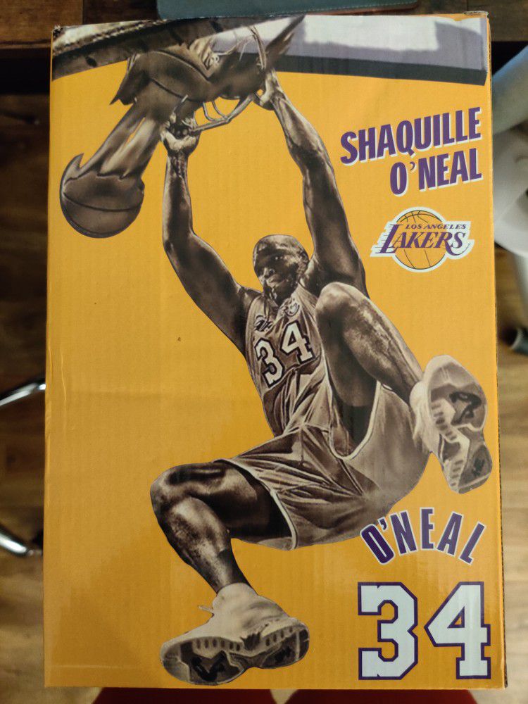 Shaquille O'Neal Mini Lakers Statue