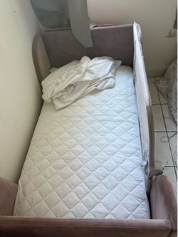 Toddler bed