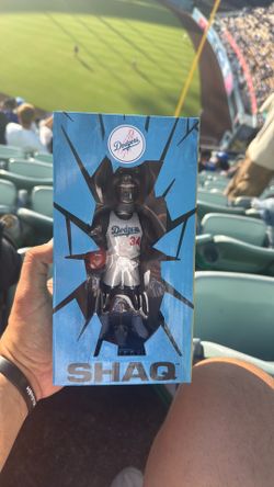 Los Angeles dodgers shaq bobblehead