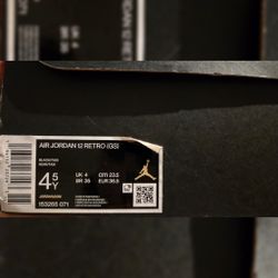AIR JORDANS 12 RETRO  YOUTH SZ 4.5