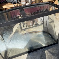 25 gallon reptile Terrarium